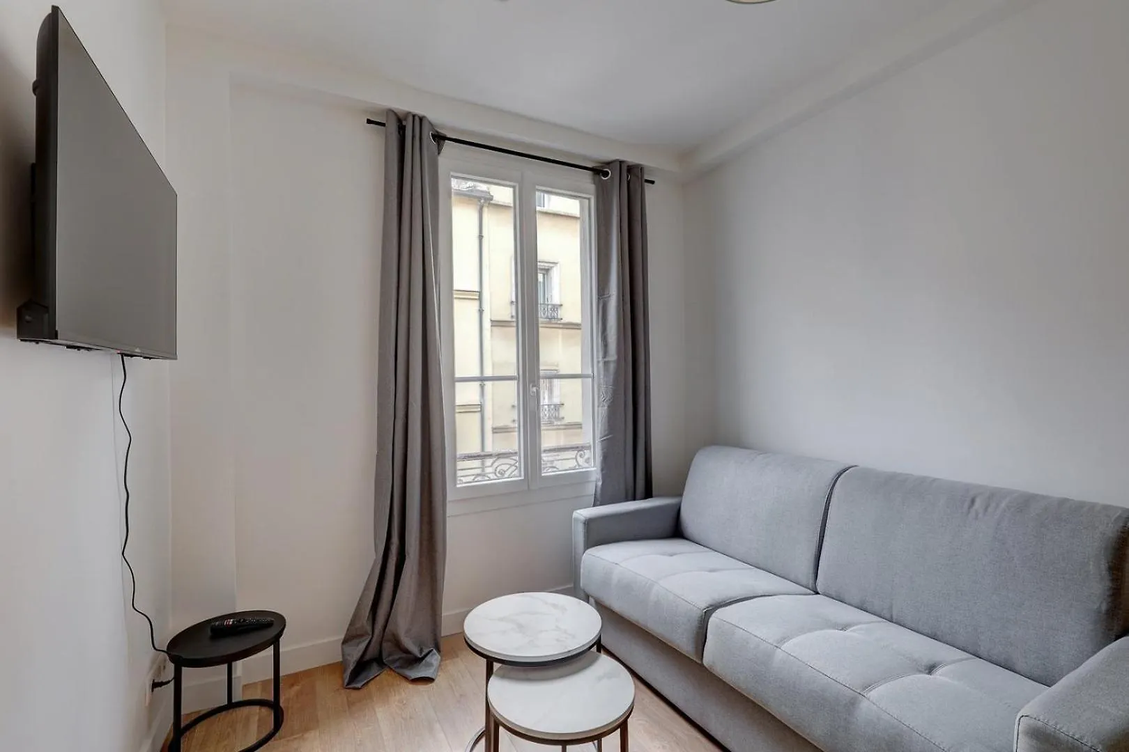 566-Suite Courcelles - Superbe Appartement A Paris 0*,