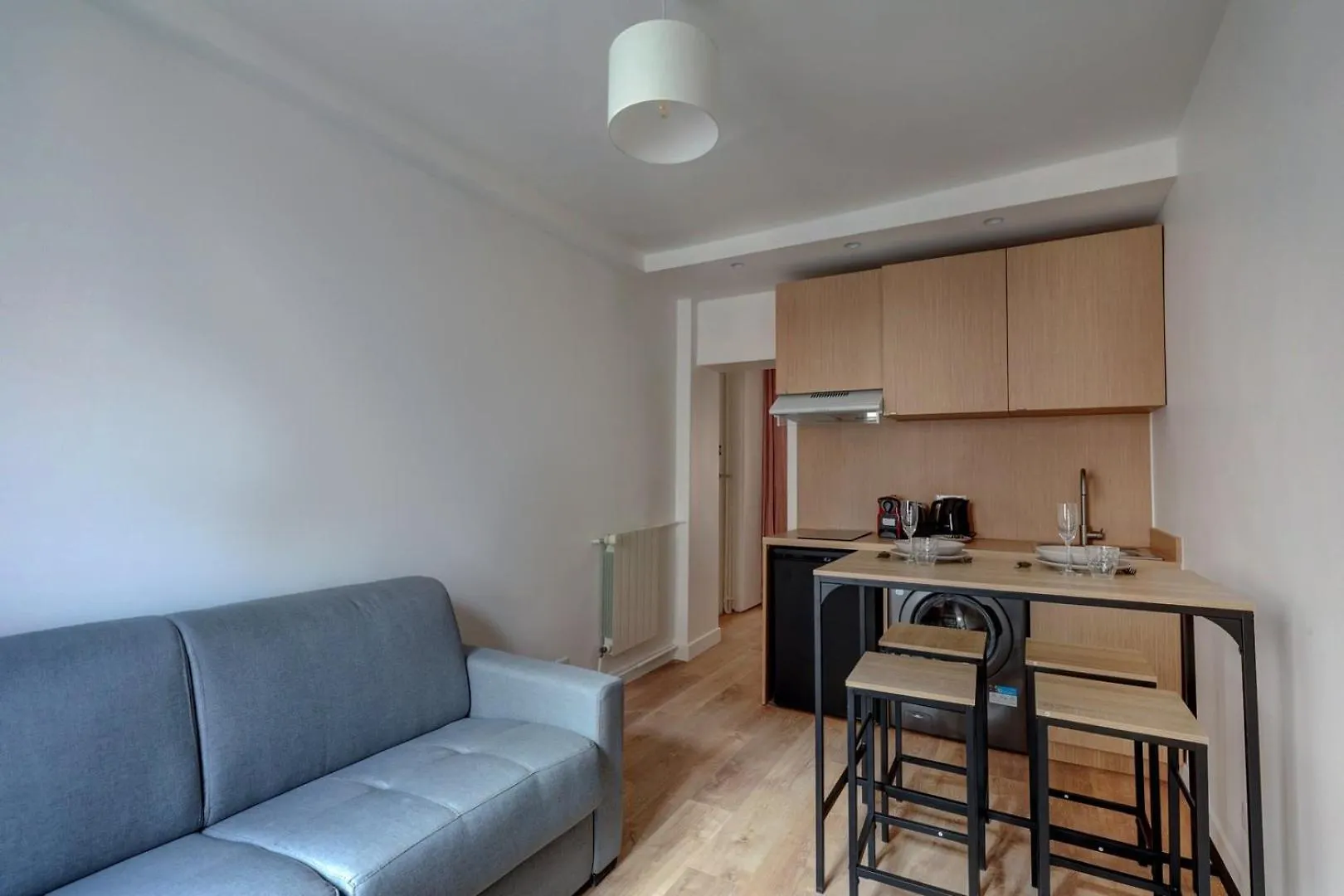 566-Suite Courcelles - Superbe Appartement A Paris 0*,