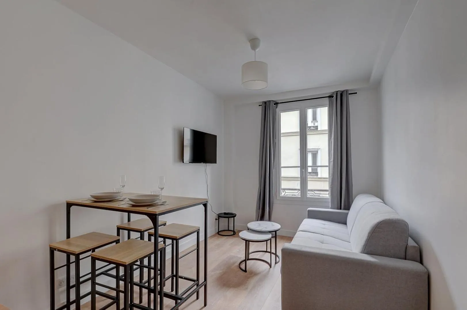 566-Suite Courcelles - Superbe Appartement A Paris France